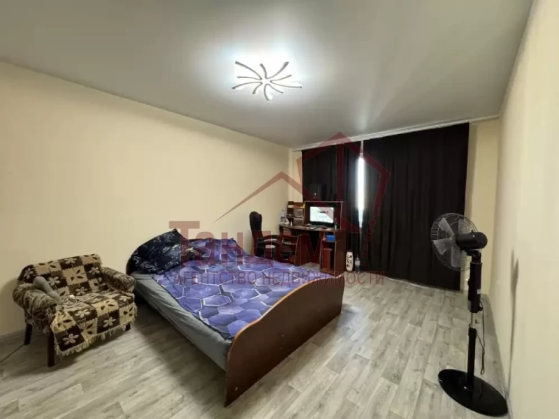 Фото 2 комнатная 55м2 9/9эт кв. Мирный Артёмовский район  В квартире м/пластиковые окна. Балкон застеклён - Объект №554