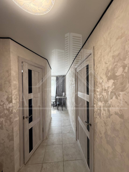 СДАМ 1-КОМНАТНУЮ КВАРТИРУ НА ДЛИТЕЛЬНЫЙ СРОК (Стаханов, пр-кт 50 лет Октября, д. 3)