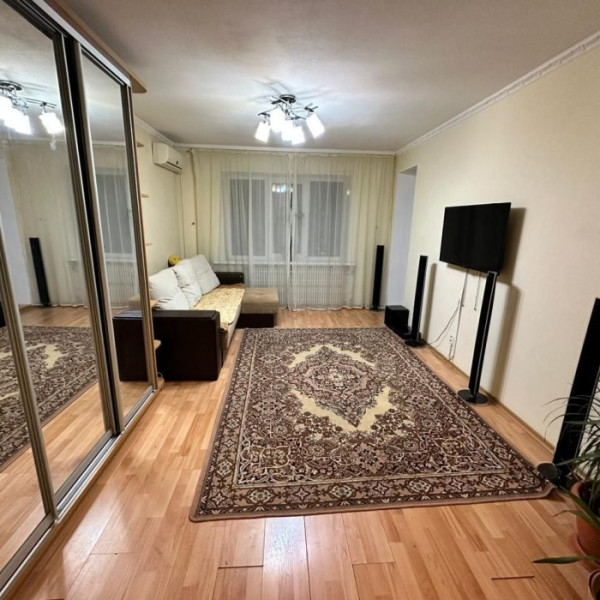 Фото Продам трёхкомнатную квартиру на ул. Осипенко