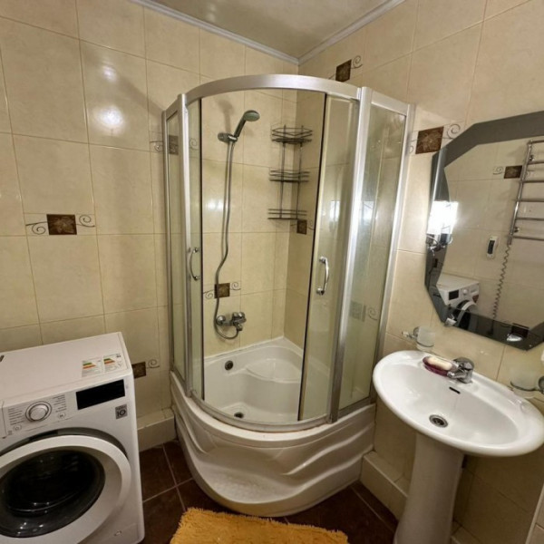 Фото Продам трёхкомнатную квартиру на ул. Осипенко