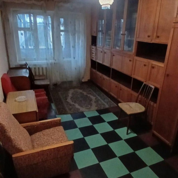 Продам 2-х комн квартиру в городе Луганск квартал Луганский