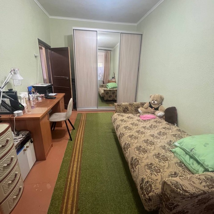 Фото Продам 2-кк на Новом Городке. Сталинка 3 этаж 4-го дома