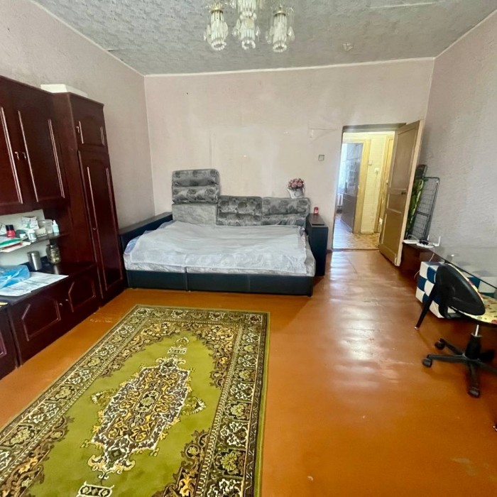 Продам 2-кк на Новом Городке. Сталинка 3 этаж 4-го дома