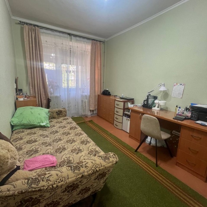 Фото Продам 2-кк на Новом Городке. Сталинка 3 этаж 4-го дома