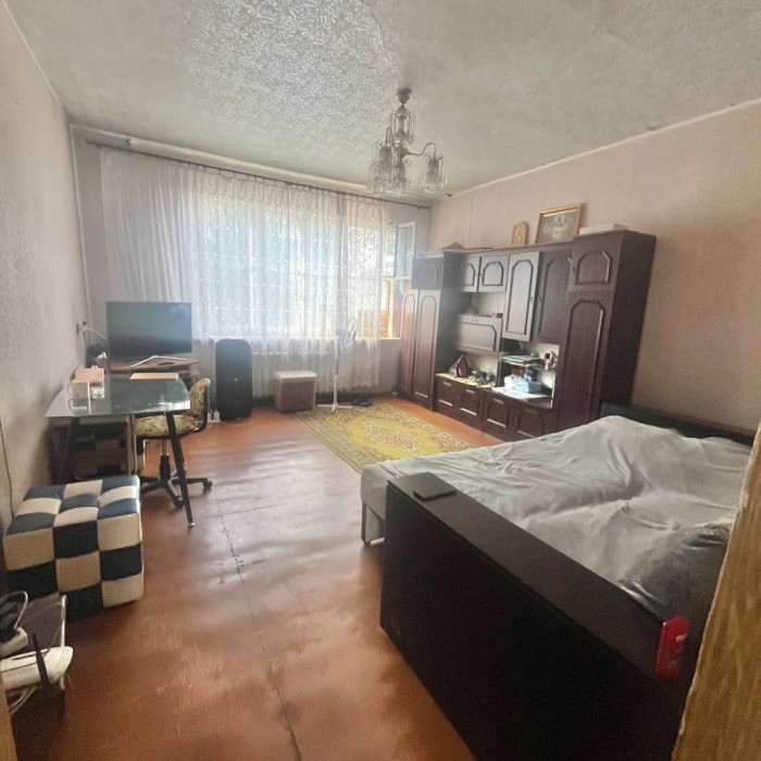 Фото Продам 2-кк на Новом Городке. Сталинка 3 этаж 4-го дома