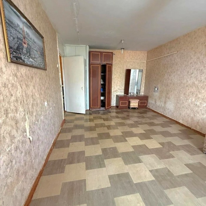 Продам 1-к квартиру Кв. 50 лет Обороны Луганска (Р-н Областной больницы).