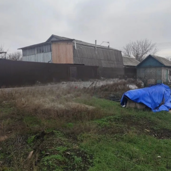 Продам участок с домостроением в центре города Луганск улица Сосюры