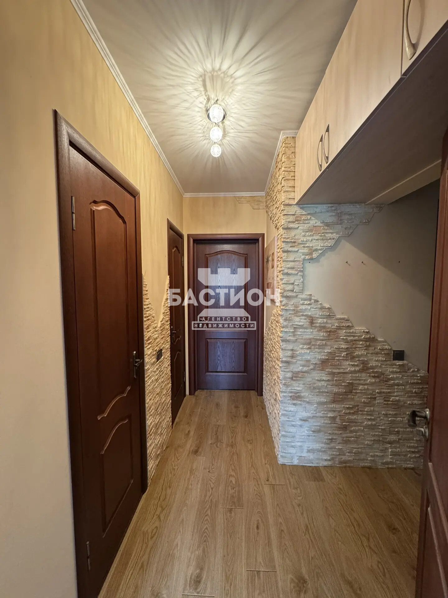 Фото 4-х комнатная квартира, квартал Мирный 7 , ID: 2248772