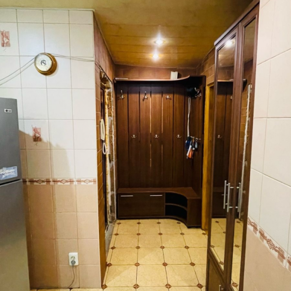 Продам 3х комнатную квартиру на кВ. Степной