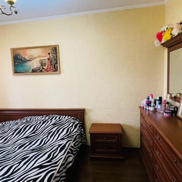 Фото Продам 3х комнатную квартиру на кВ. Степной