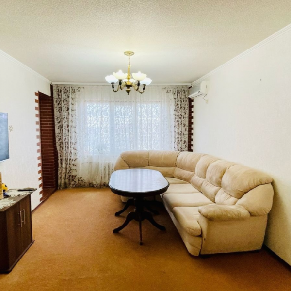 Фото Продам 3х комнатную квартиру на кВ. Степной