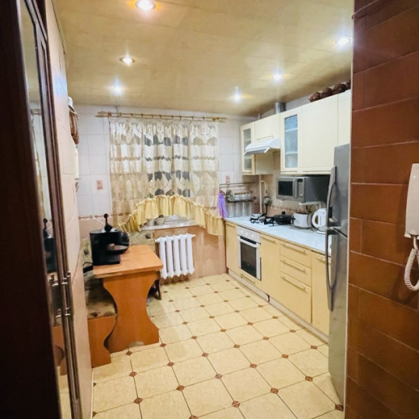 Фото Продам 3х комнатную квартиру на кВ. Степной