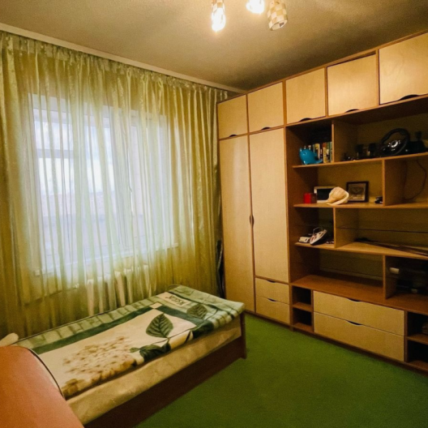 Фото Продам 3х комнатную квартиру на кВ. Степной