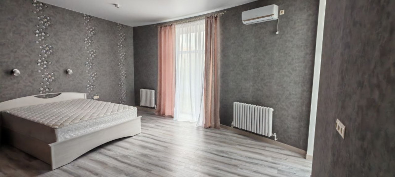 Фото Продаётся трёхкомнатная квартира, 158 м²