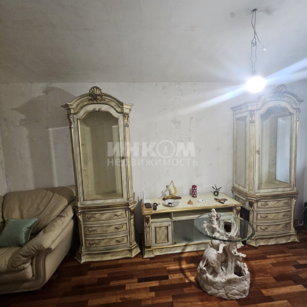 Фото Продам 2к в самом центре площадь героев ВОВ