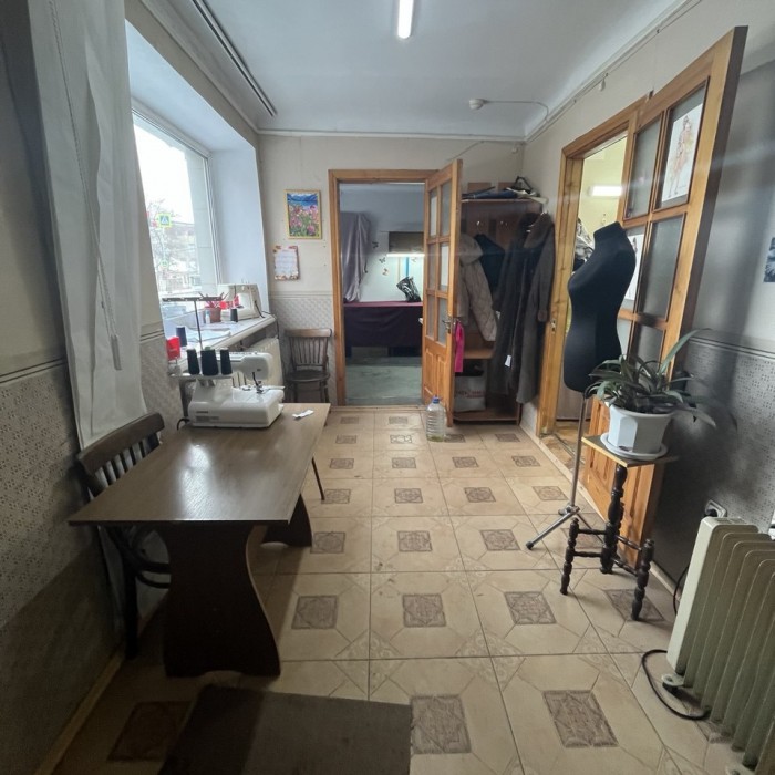 Фото Продам помещение коммерческого назначения, в самом центре г. Луганск (ул. Советская р- н ост. Донбасс)- красная линия