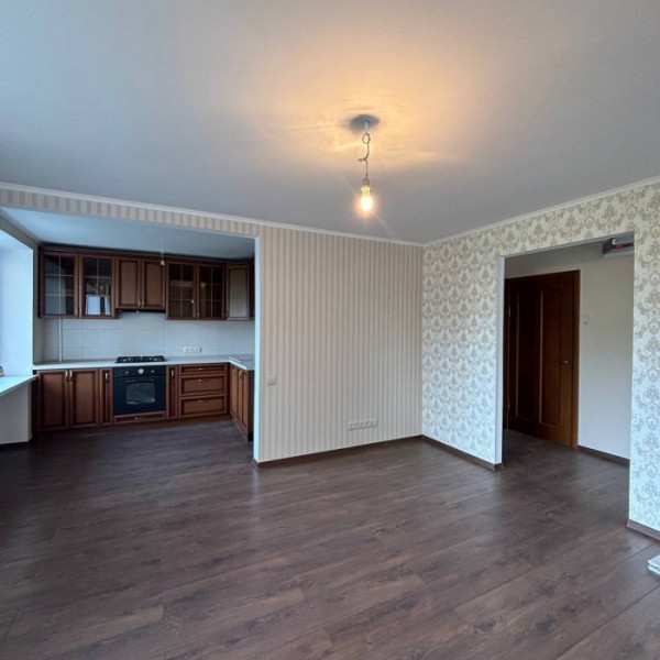 Фото Ленинский район, ул. Титова ,этаж 8,