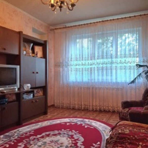 Продам 3к квартиру на кв. Мирный, 2/9эт