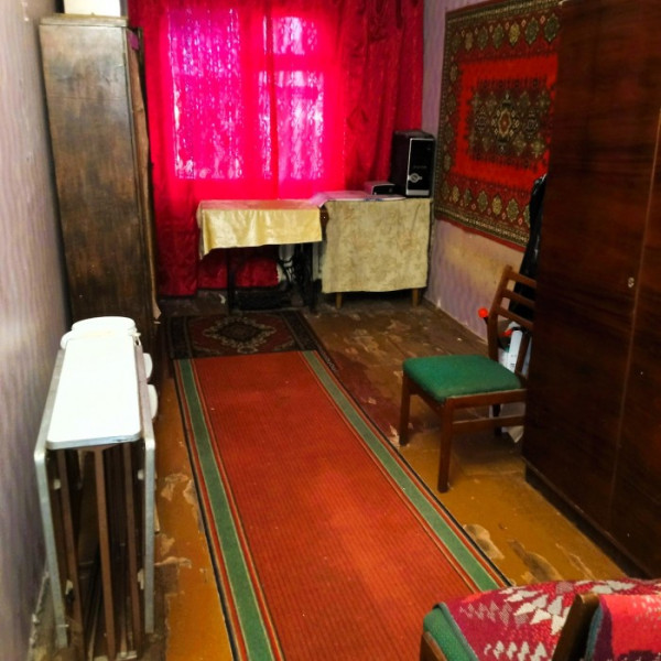 Фото № 5353 Продам 4х комн. квартиру в р-не кафе "Деловые встречи"