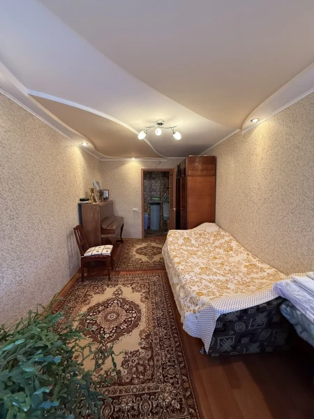 Фото Продаётся 4-комнатная квартира в городе Стаханов, ул. Пионерская, д. 51 (район-Горбольница).