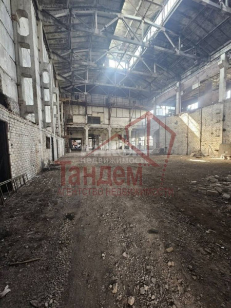 Фото г. Луганск на территории завода им. Ленина Продаются нежилые помещения 22 200м2 - Объект №116