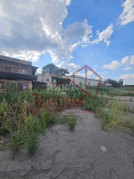 Фото г. Луганск на территории завода им. Ленина Продаются нежилые помещения 22 200м2 - Объект №116