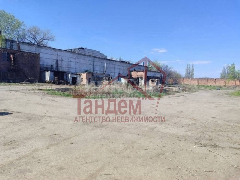 Фото г. Луганск на территории завода им. Ленина Продаются нежилые помещения 22 200м2 - Объект №116