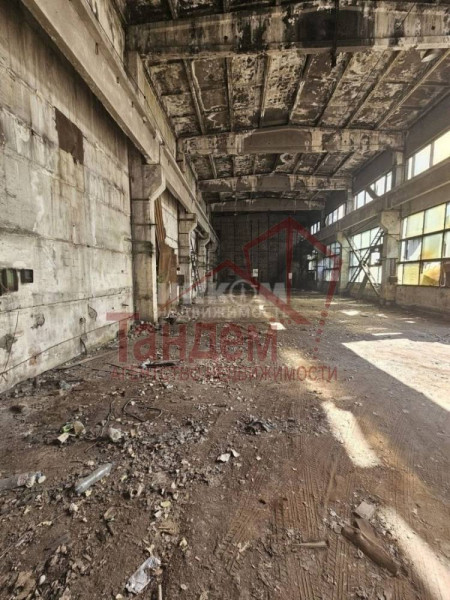 Фото г. Луганск на территории завода им. Ленина Продаются нежилые помещения 22 200м2 - Объект №116