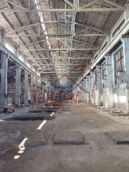 Фото г. Луганск на территории завода им. Ленина Продаются нежилые помещения 22 200м2 - Объект №116