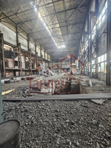 Фото г. Луганск на территории завода им. Ленина Продаются нежилые помещения 22 200м2 - Объект №116