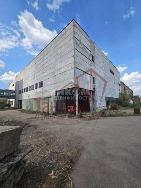 Фото г. Луганск на территории завода им. Ленина Продаются нежилые помещения 22 200м2 - Объект №116