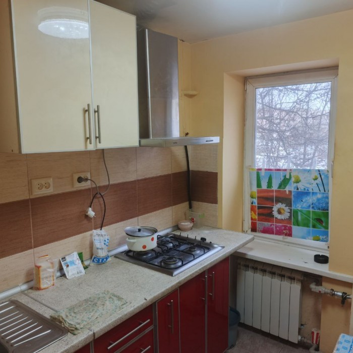 Сдам на длительный срок 1-к квартиру на кв. Щербакова, 1а.