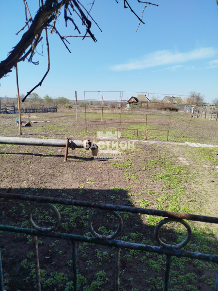 Фото Дом, Россия Муниципальный округ Станично Луганский, село Валуйское улица ID:2139155
