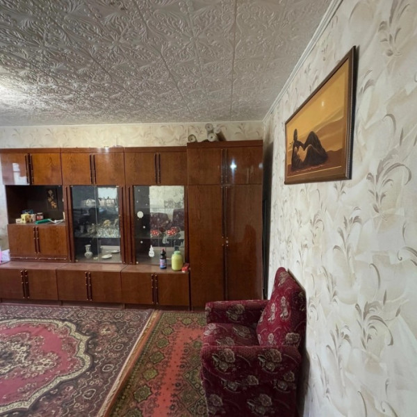 Продам 2-х комн квартиру в городе Луганск квартал Комарова