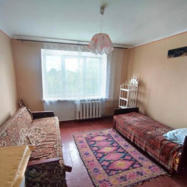 Продам 1к полугостинку в городе Луганск 26-й квартал