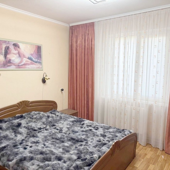 Фото Сдам 2- х комнатную квартиру на длительный срок, на кв. Волкова.