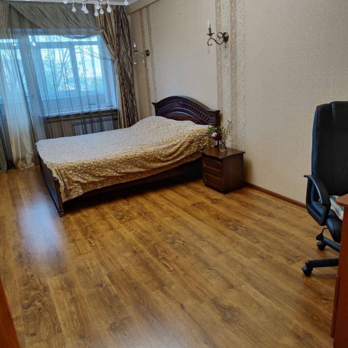 Фото Сдам 3-х комнатную квартиру ул. Крапивницкого,6.