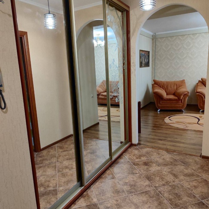 Фото Сдам 3-х комнатную квартиру ул. Крапивницкого,6.