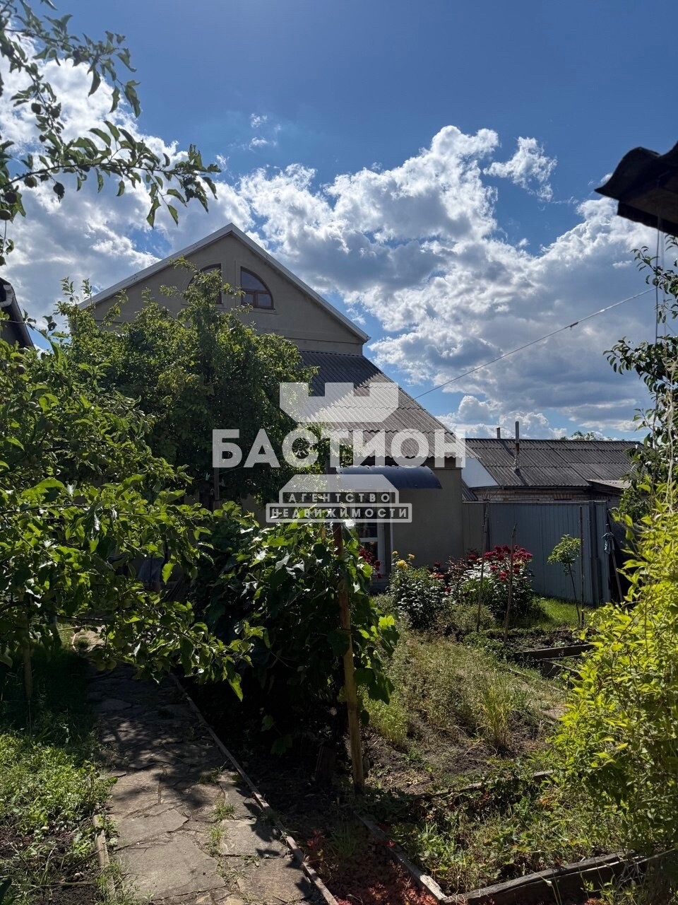 Продаётся дом, 200 м²