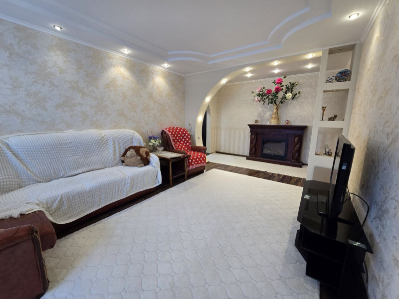 Фото 3-х комнатная квартира на квартале Заречный