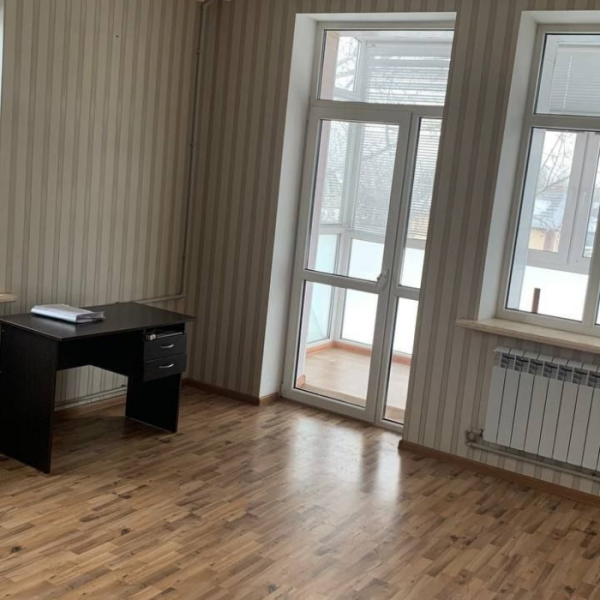 Продам 3к квартиру в центре, по ул.Оборонная 3эт