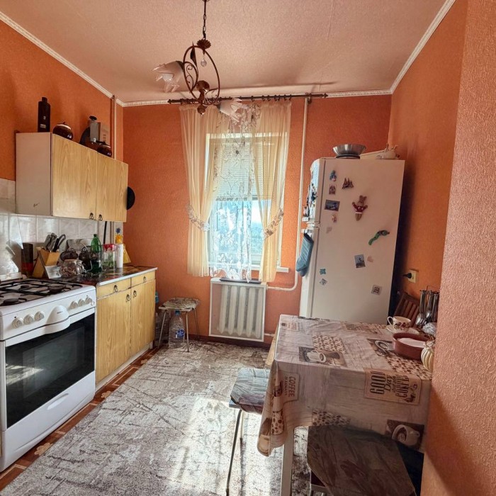 Продам 2-комн. ул. Анри Барбюса.