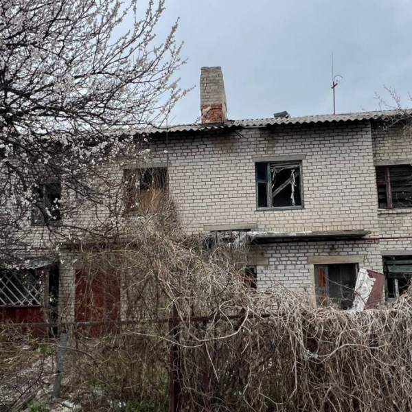Фото Продам 2х этажный дом пгт Станица Луганская, улица Юбилейная 12