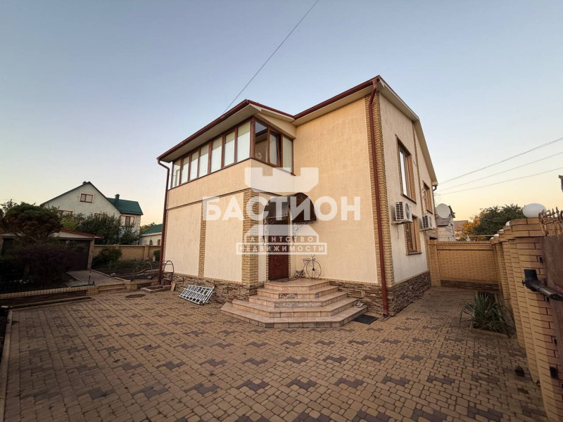 Фото Дом, улица Ульяны Громовой ID:2037742