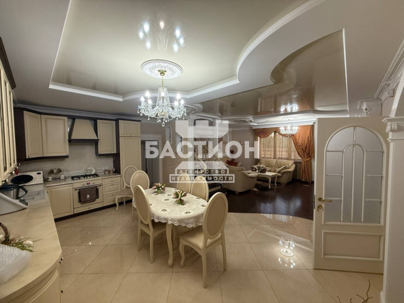 Фото Дом, улица Ульяны Громовой ID:2037742
