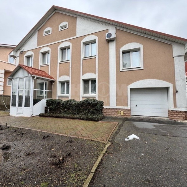 Продам дом 418 м2 в г.Луганск районе Атриума