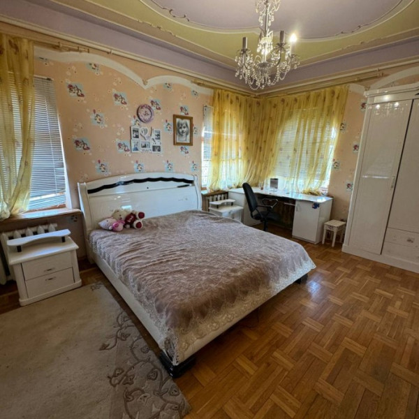 Фото Продам дом 3-х этажный в г. Петровское ( пригород Красного Луча)