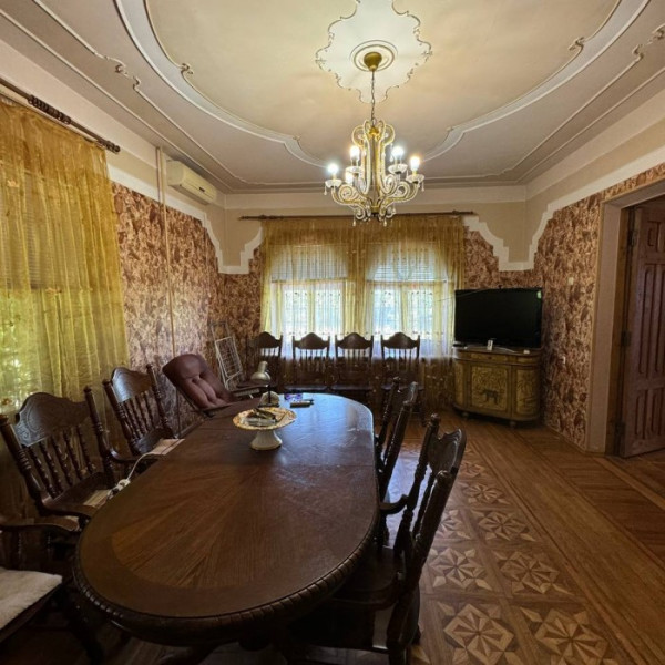 Фото Продам дом 3-х этажный в г. Петровское ( пригород Красного Луча)