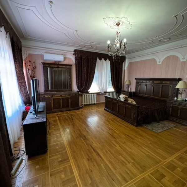 Фото Продам дом 3-х этажный в г. Петровское ( пригород Красного Луча)