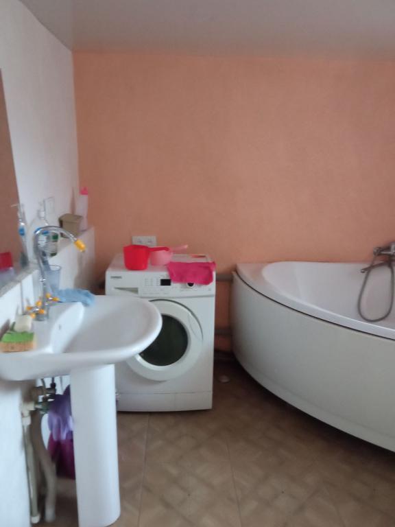 #1745, Дом